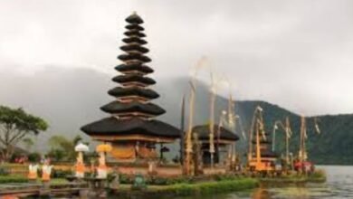 Objek Wisata Bedugul merupakan salah satu destinasi wisata terpopuler di Bali, terletak di kawasan pegunungan yang sejuk dan alami. 